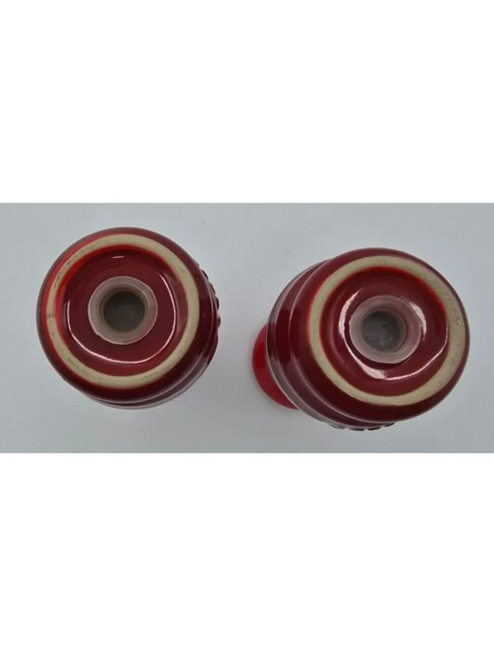 Le Creuset Cerise Red Stoneware Salt & Pepper Shakers 5